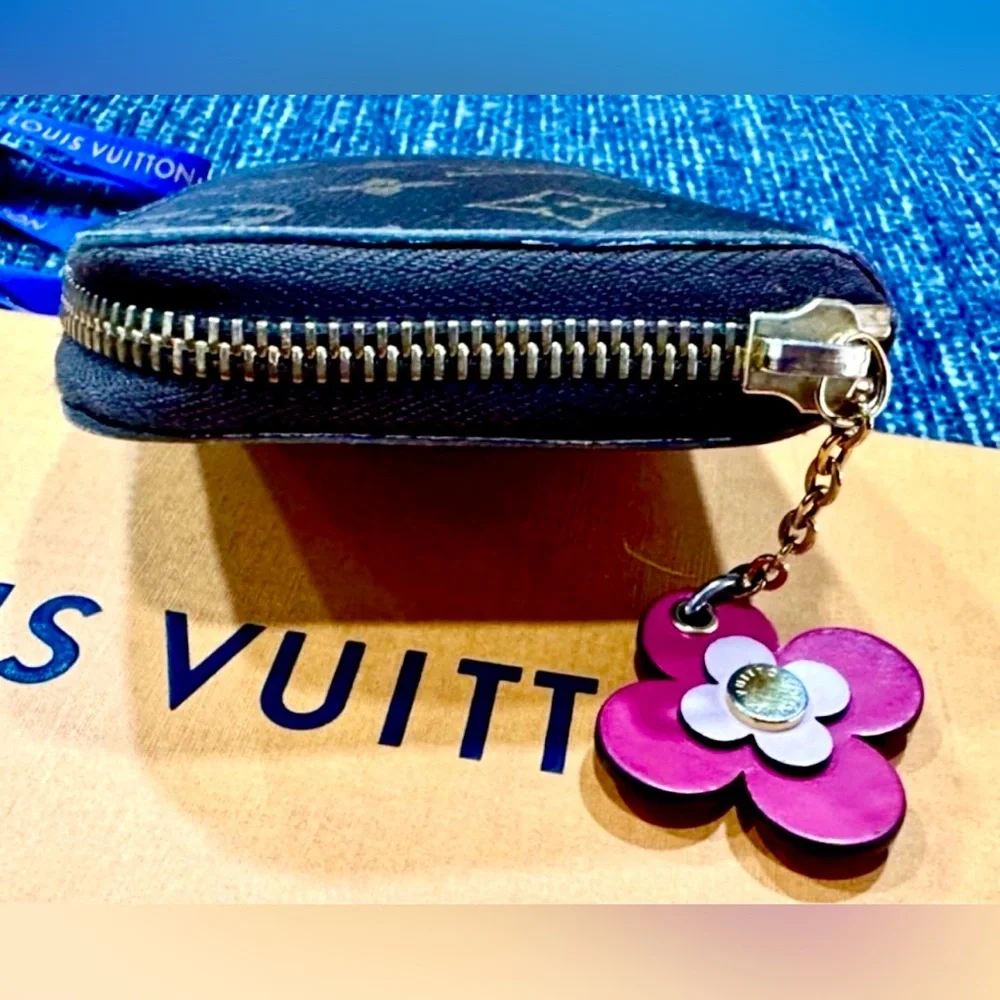 Louis Vuitton Clemence wallet blooming flowers Fuchsia 
EXCELLENT CONDITION - Picture 11 of 16